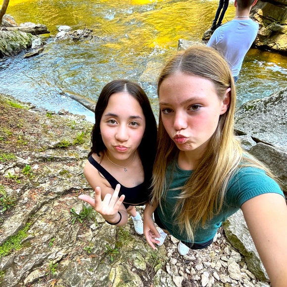 Meet your Posher, Addison - Picture 1 of 1